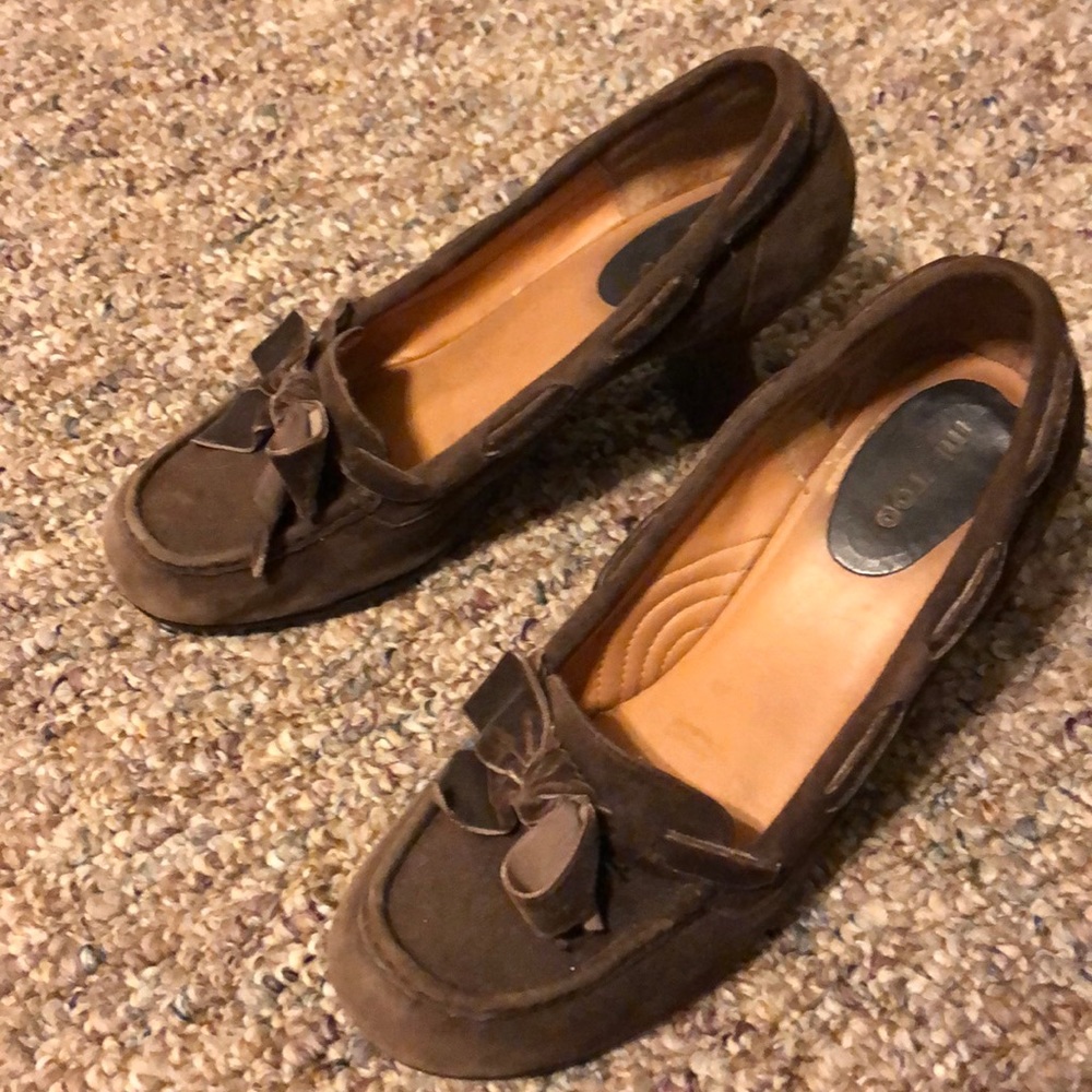 Me too bow pumps